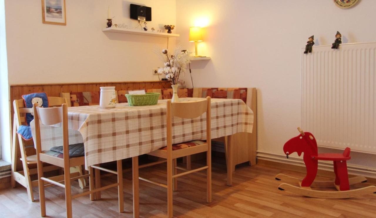 Ferienwohnung Familienwohnung Kröpelin エクステリア 写真