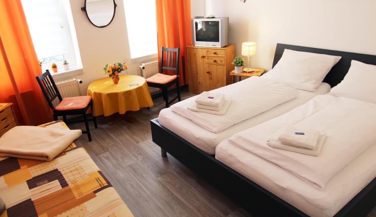 Ferienwohnung Familienwohnung Kröpelin エクステリア 写真