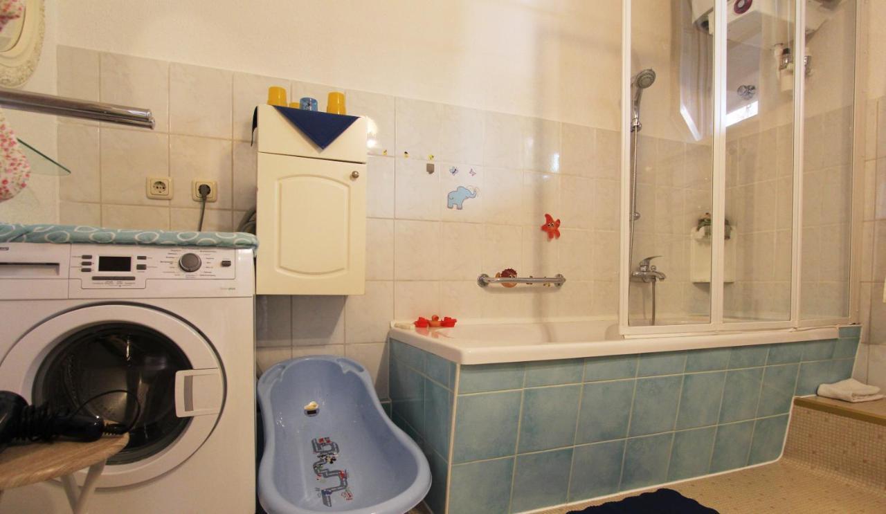 Ferienwohnung Familienwohnung Kröpelin エクステリア 写真