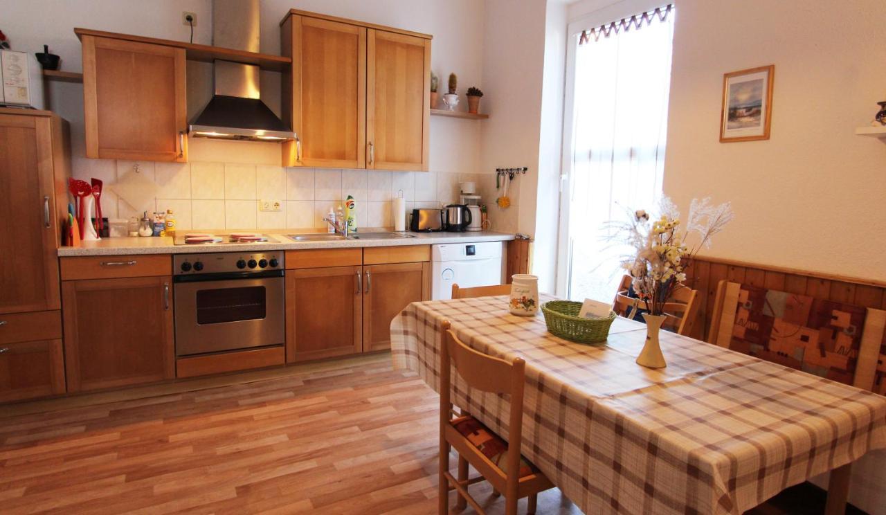Ferienwohnung Familienwohnung Kröpelin エクステリア 写真