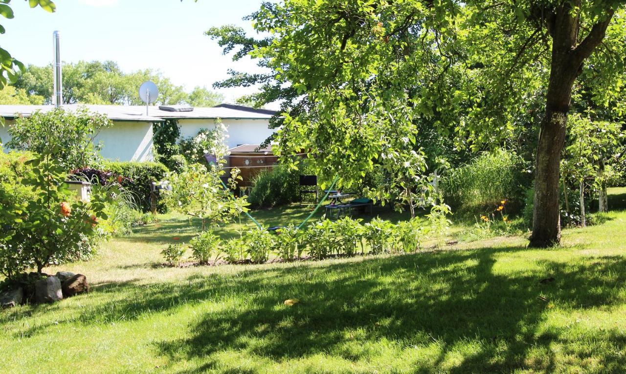 Ferienwohnung Familienwohnung Kröpelin エクステリア 写真