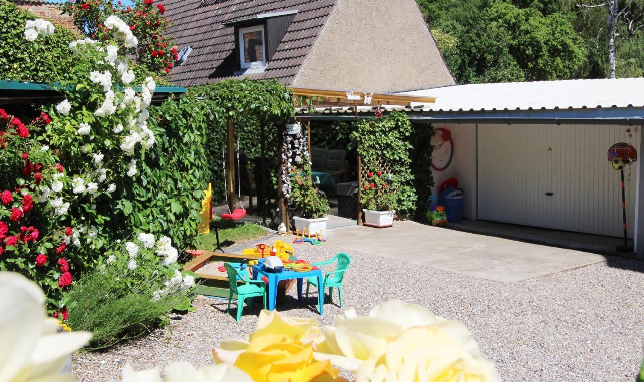 Ferienwohnung Familienwohnung Kröpelin エクステリア 写真